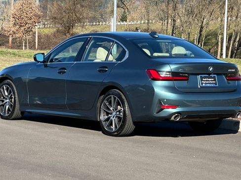 Used 2021 BMW 330i xDrive Sedan w/ Convenience Package image 5