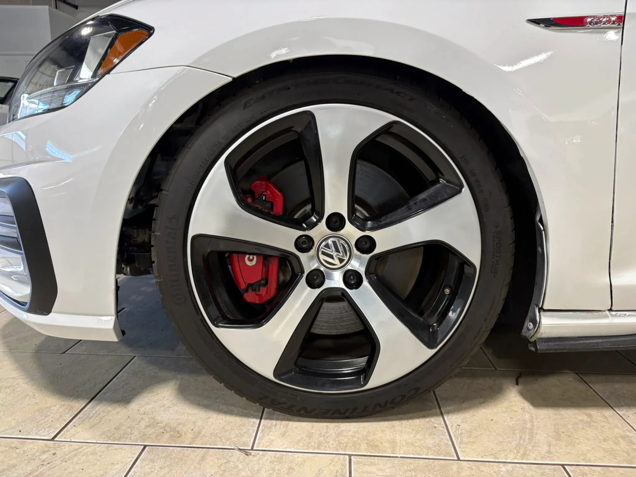 Used 2019 Volkswagen GTI S FWD image 34