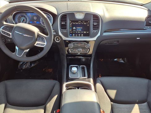 Used 2023 Chrysler 300 Touring w/ Sport Appearance Package image 8