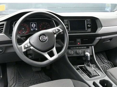 Used 2021 Volkswagen Jetta S image 18