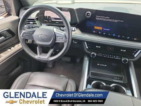 Certified 2025 Chevrolet Suburban Z71 AWD/4WD image 23