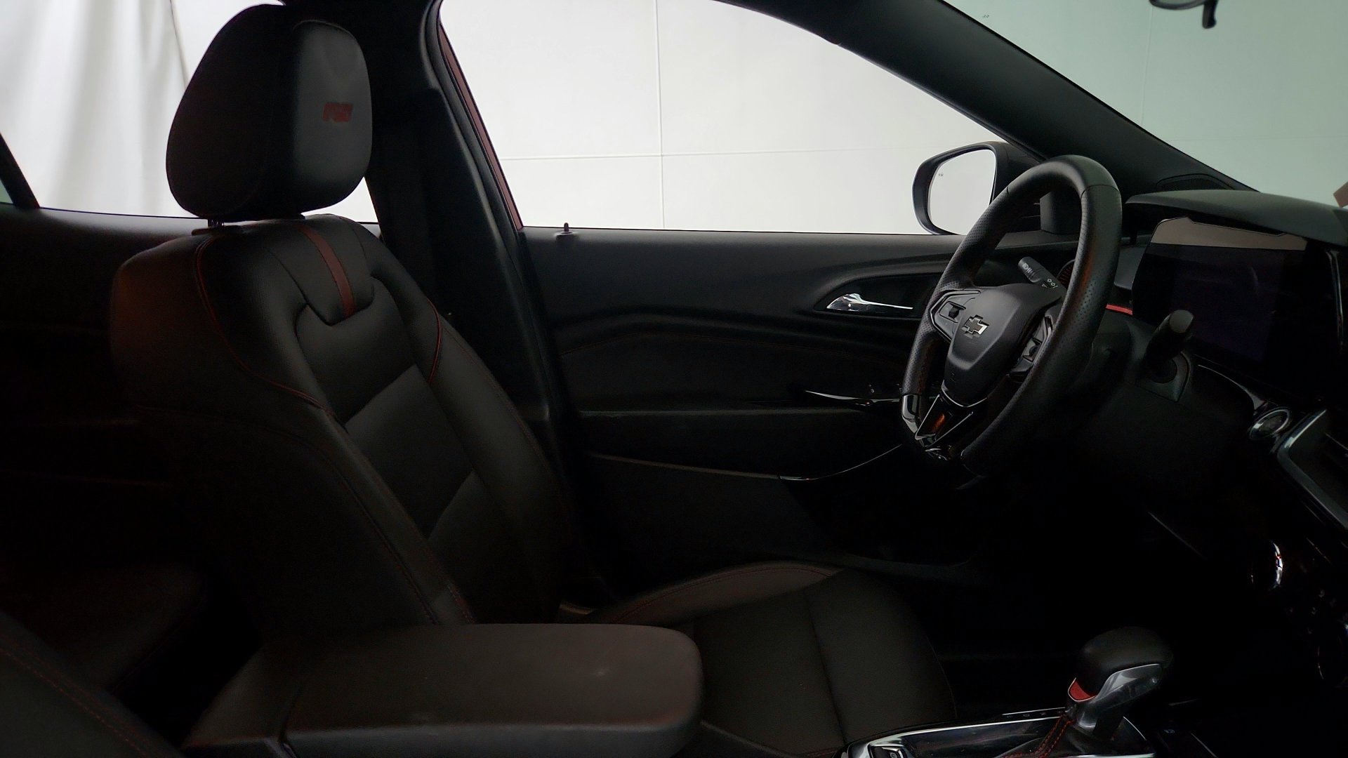 Used 2024 Chevrolet Trax RS w/ Driver Confidence Package FWD image 29