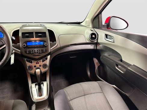 Used 2014 Chevrolet Sonic LT image 22