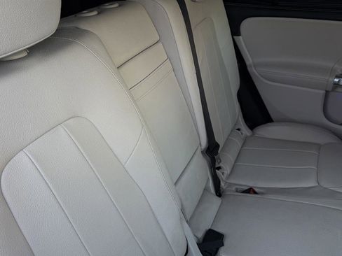 Used 2021 Mercedes-Benz GLB 250 4MATIC w/ Premium Package image 40