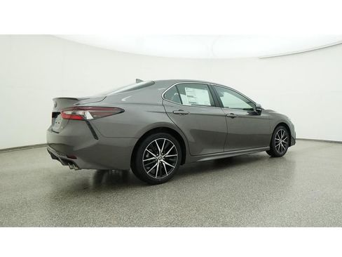 Used 2023 Toyota Camry SE image 26