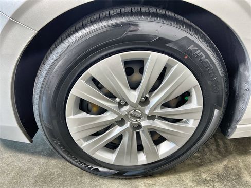 Certified 2023 Nissan Sentra S image 18