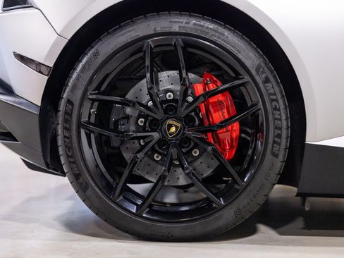 Used 2017 Lamborghini Huracan LP 610-4 AWD/4WD image 27