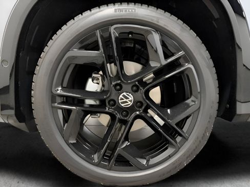 New 2026 Volkswagen Tiguan SE R-Line FWD image 20
