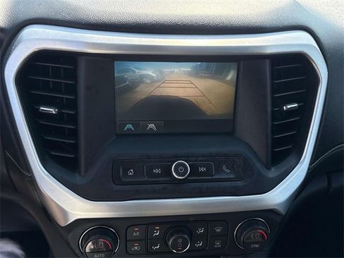 Used 2019 GMC Acadia SLE image 32
