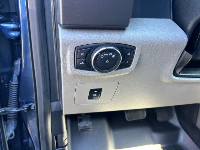 Used 2016 Ford F150 XLT w/ Equipment Group 302A Luxury AWD/4WD image 11