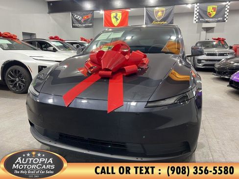 Used 2026 Tesla Model Y 2WD image 1