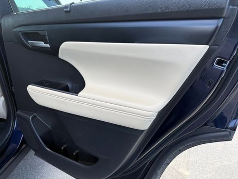 Used 2023 Toyota Highlander XLE image 34