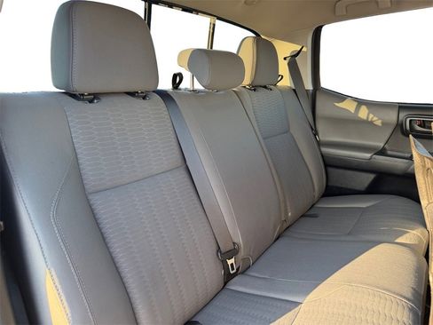 Used 2018 Toyota Tacoma SR5 image 18