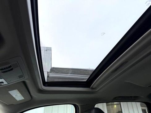 Used 2011 Chevrolet Avalanche LTZ image 33