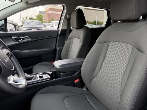 Used 2025 Kia Sportage LX image 22