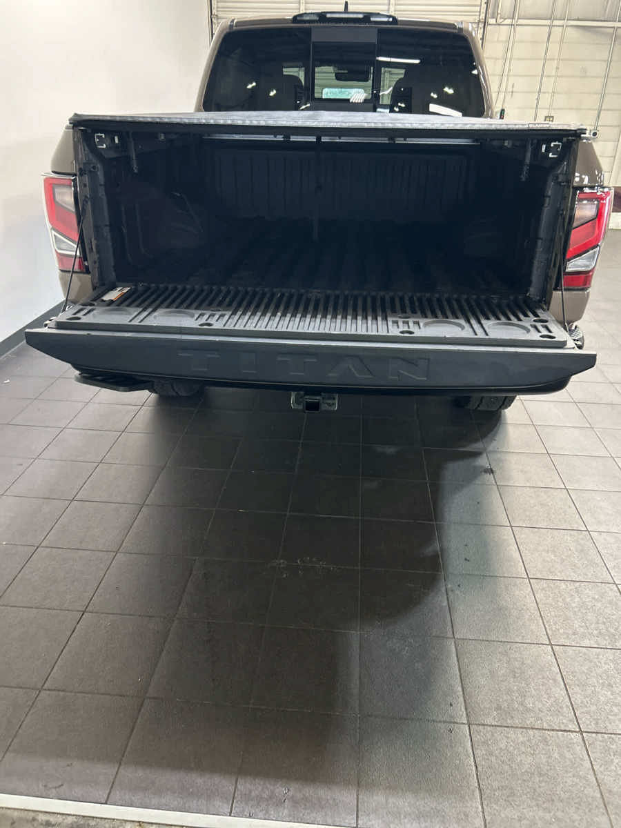 Used 2024 Nissan Titan PRO-4X w/ Pro-4x Convenience Package AWD/4WD image 11
