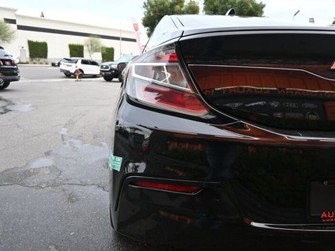 Used 2018 Chevrolet Volt LT w/ Comfort Package image 9