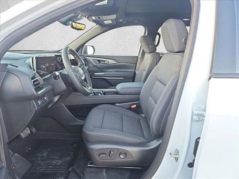 New 2026 Chevrolet Traverse LT w/ Sun and Wheel Package FWD image 4