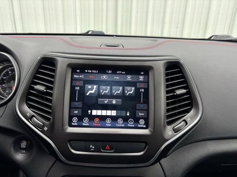 Used 2020 Jeep Cherokee Trailhawk w/ Cold Weather Group image 23