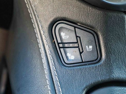 Used 2017 Chevrolet Suburban Premier image 8