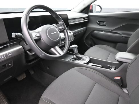 Certified 2025 Hyundai Kona SEL AWD/4WD image 10