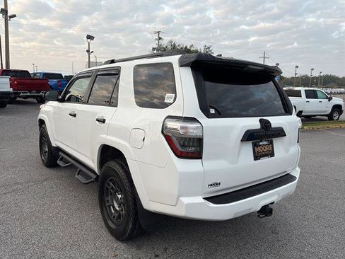 Used 2020 Toyota 4Runner Venture w/ Moonroof Package image 5