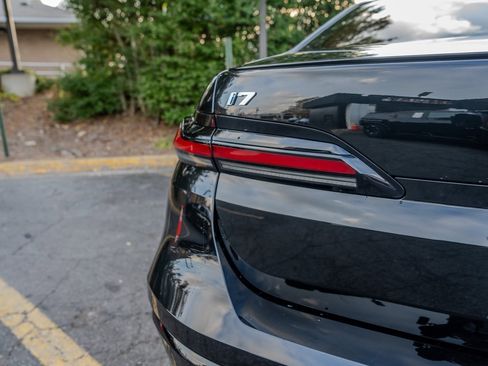 Used 2024 BMW i7 eDrive50 w/ M Sport Package image 28