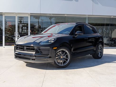 New 2026 Porsche Macan image 1