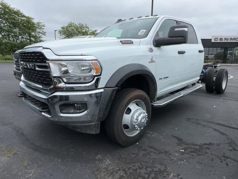 New 2023 RAM 4500 SLT w/ Quick Order Package 2YG SLT image 3