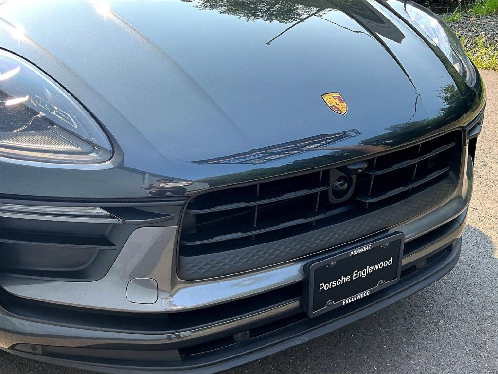 Certified 2023 Porsche Macan Turbo AWD/4WD image 32
