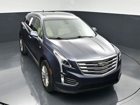 Used 2018 Cadillac XT5 Luxury w/ Driver Awareness Package AWD/4WD image 21