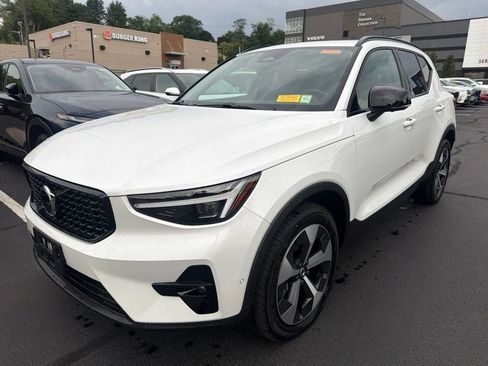 Used 2026 Volvo XC40 B5 Plus w/ Protection Package Premier AWD/4WD image 1