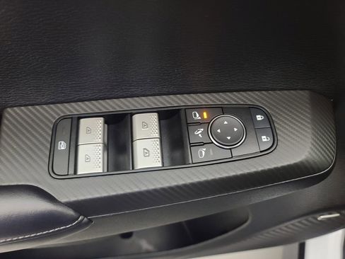 Used 2025 Mitsubishi Outlander SE image 23