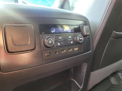 Used 2020 Chevrolet Suburban Premier image 16