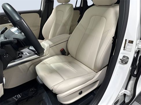 Used 2025 Mercedes-Benz GLA 250 4MATIC image 28