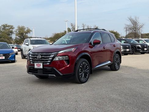 Used 2025 Nissan Rogue Platinum w/ Platinum Premium Package image 7