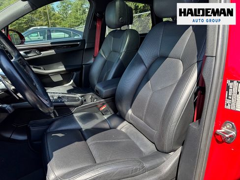 Used 2020 Porsche Macan AWD/4WD image 6
