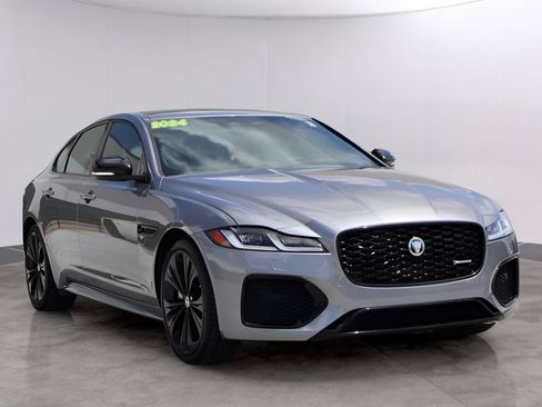 Used 2024 Jaguar XF R-Dynamic SE AWD/4WD image 3
