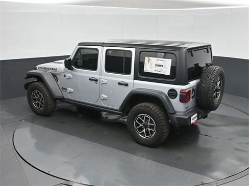 Used 2024 Jeep Wrangler Unlimited Rubicon w/ Technology Group image 27