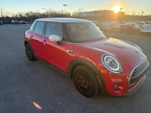Used 2021 MINI Cooper 4-Door Hardtop w/ Storage Package image 10