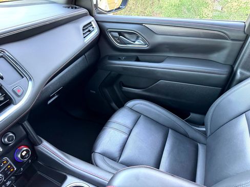 Used 2024 Chevrolet Suburban RST image 32