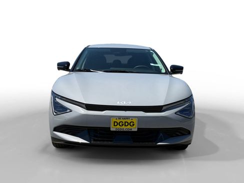 New 2026 Kia EV6 Wind RWD image 8
