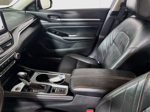 Used 2024 Nissan Altima 2.5 SR w/ SR Premium Package AWD/4WD image 25