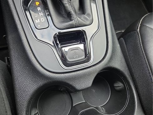 Used 2019 Jeep Cherokee Latitude Plus image 22