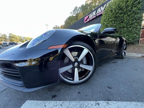 Used 2025 Porsche 911 Carrera w/ Premium Package image 2