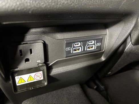 New 2025 Jeep Grand Cherokee L Altitude image 35