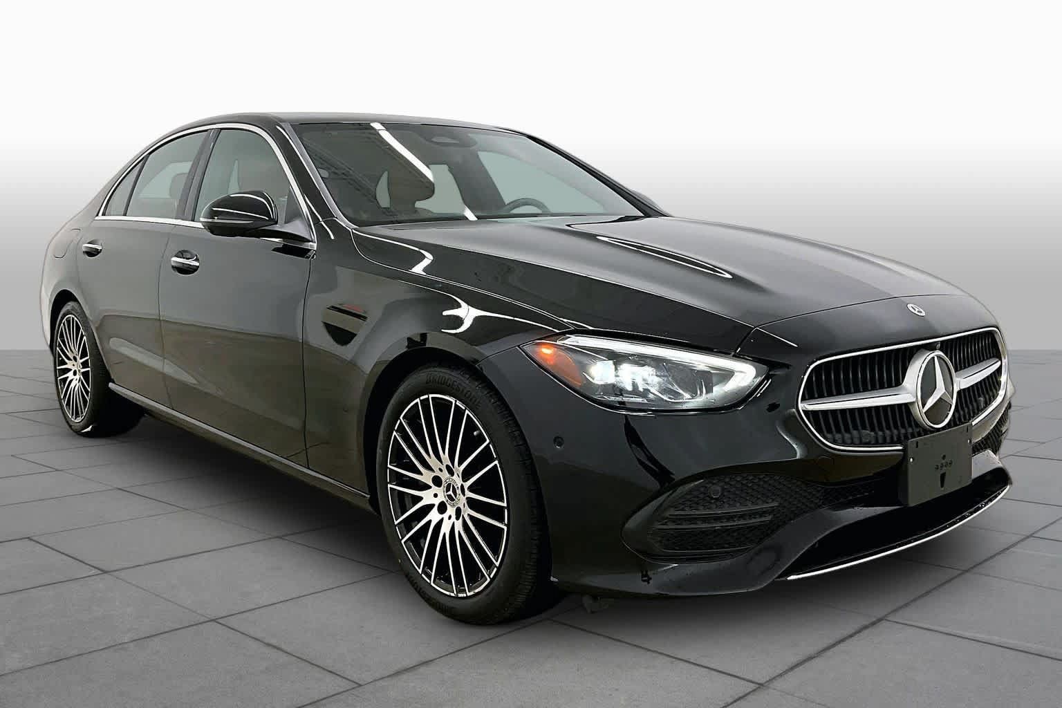 Used 2023 Mercedes-Benz C 300 4MATIC Sedan image 3