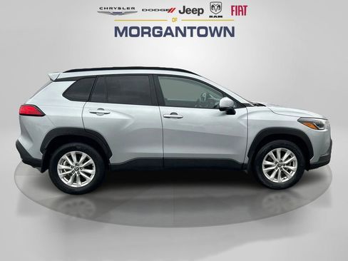 Used 2023 Toyota Corolla Cross LE image 4