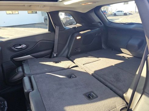 Used 2017 Jeep Cherokee Trailhawk image 35