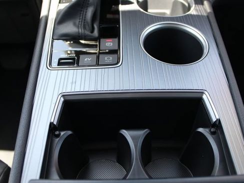 Certified 2026 Toyota Sienna XLE FWD image 9